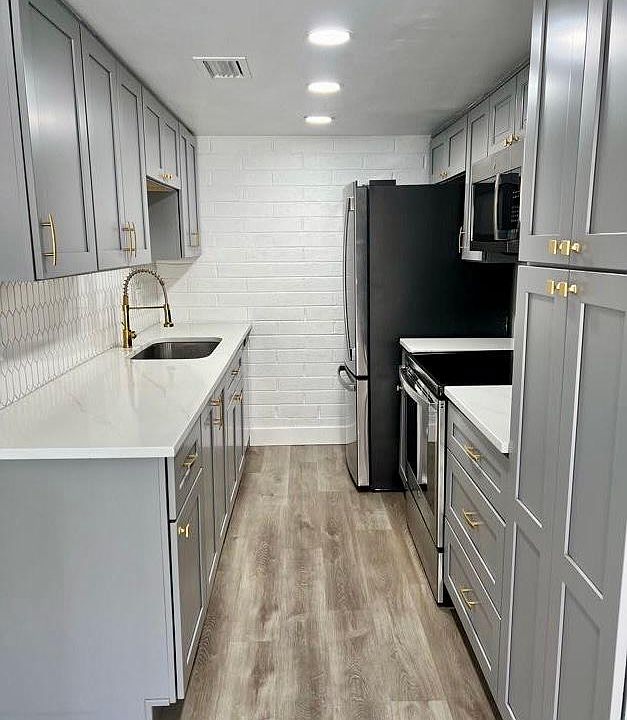 1st image of 1025 N 84th Pl