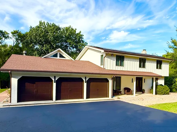 8714 W 123rd St, Palos Park, IL 60464