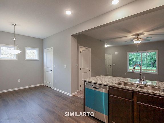 4th image of 2628 Lexington Dr