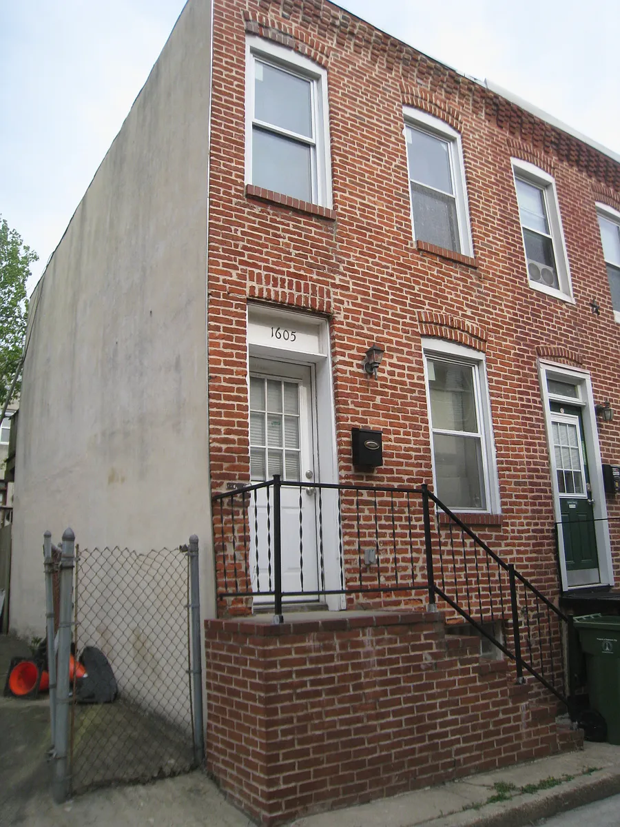 Building Photo - 1605 Olive St