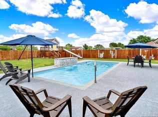 153 Plainview Dr, Poth, TX 78147