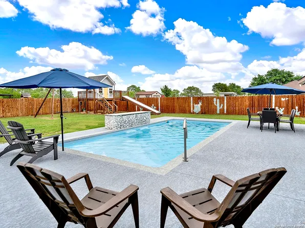 153 Plainview, Poth, TX 78147