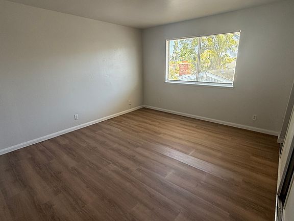2nd image of 522 S Fair Oaks Ave APT 4