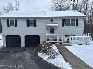 216 Bear Run Dr, Drums, PA 18222