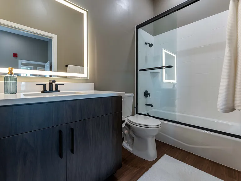 1364 E Battlefield Rd — Photo 158
