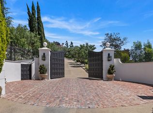 9904 Kip Dr, Beverly Hills, CA 90210