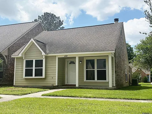 1741 Twisted Oak Ln Photo 1