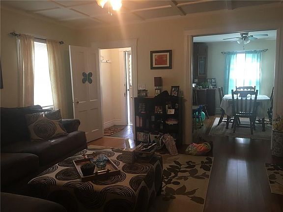 4th image of 216 Davidson Ave