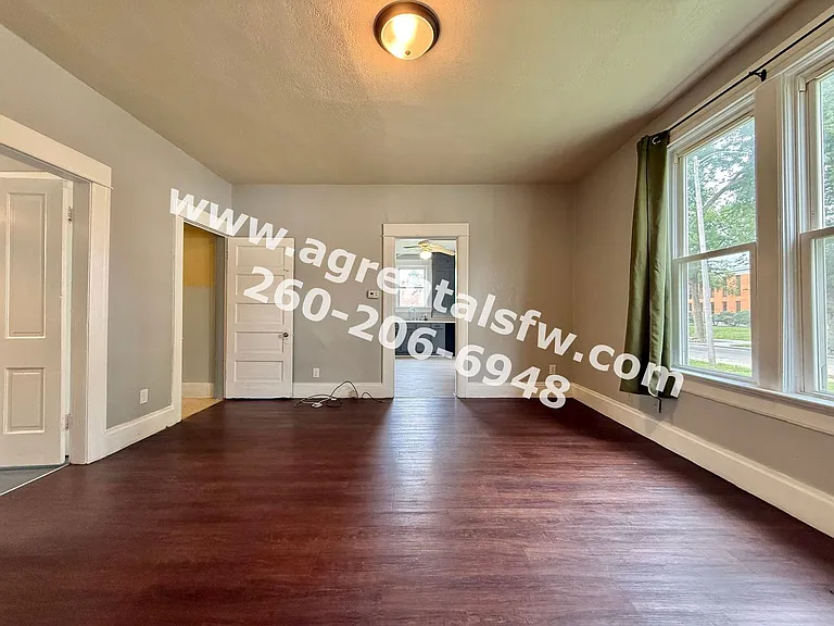 825 Eckart St — Photo 2
