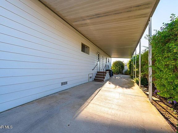 4th image of 115 Saint James Ct #115