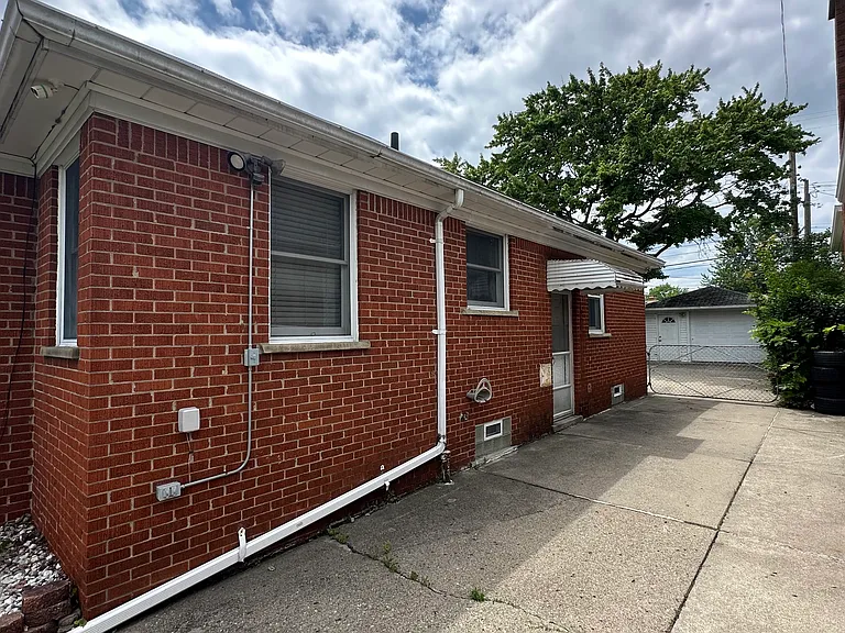 8243 Virgil St — Photo 5