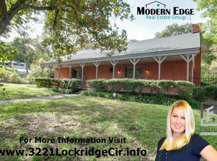 3221 Lockridge Cir, Dallas, TX 75233