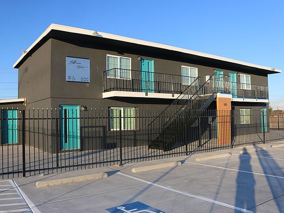2nd image of 500 W Jefferson Ave #4
