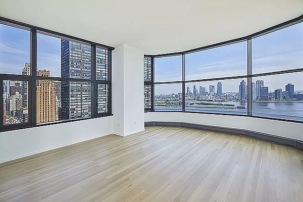 1st image of 50U Plaza Pl #12B
