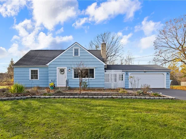 765 Webster Rd, Webster, NY 14580