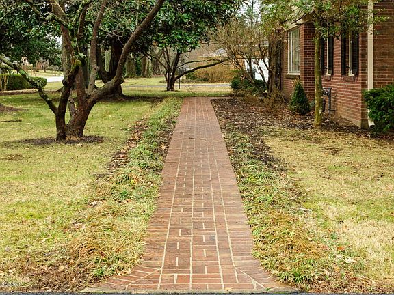 Re-edited 3412 Nandina  Dr-4