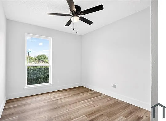 501 McCurdy St — Photo 9