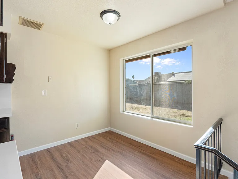 4043 W Sweetwater Ave — Photo 12