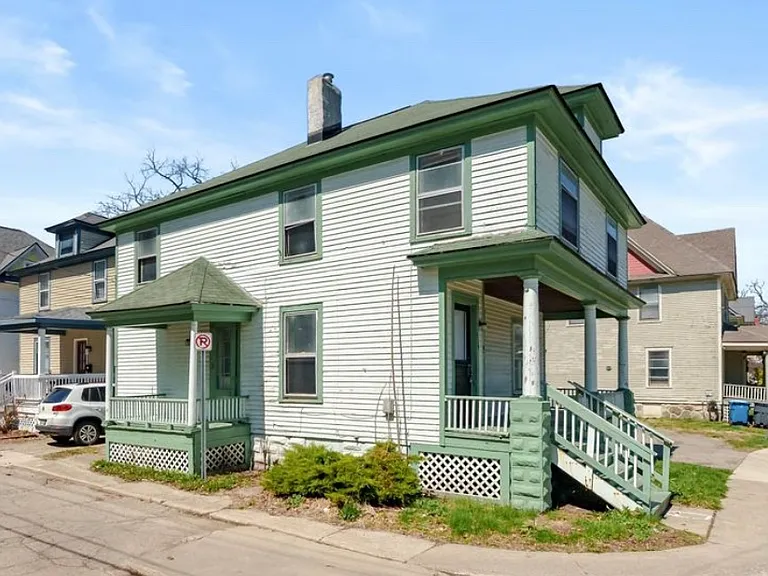 416 Bellevue Pl — Photo 15