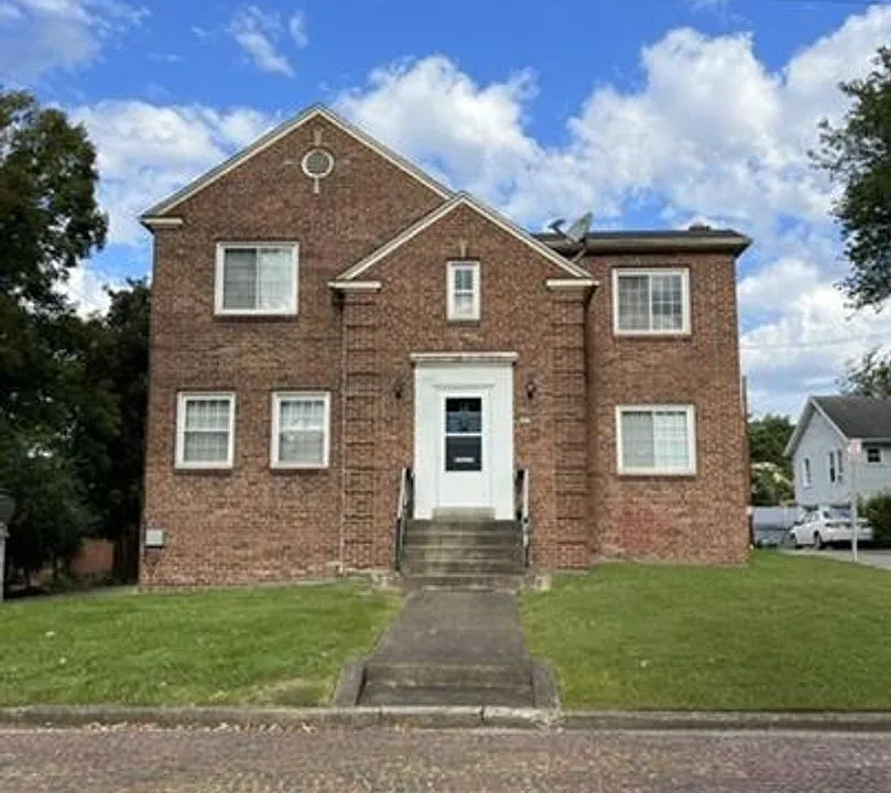 805 Somerset Dr