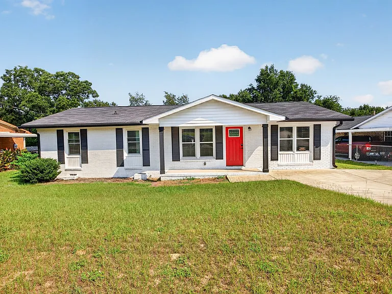 3320 Hillis Rd — Photo 1