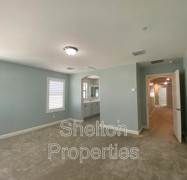 1721 N Marketside Ave — Photo 6