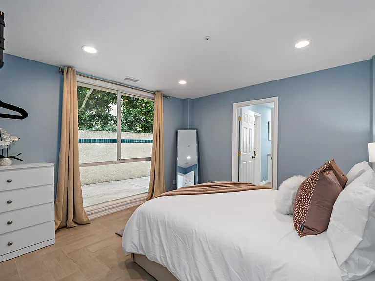 3972 Humboldt Dr — Photo 25