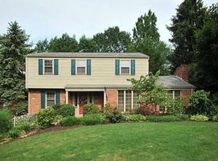 2452 Southvue Dr, Pittsburgh, PA 15241