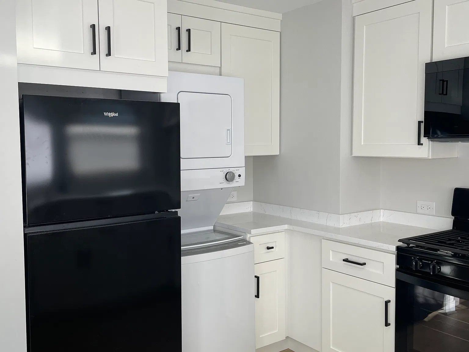 2 bed, 1200 sqft, $2,000 — Photo 2