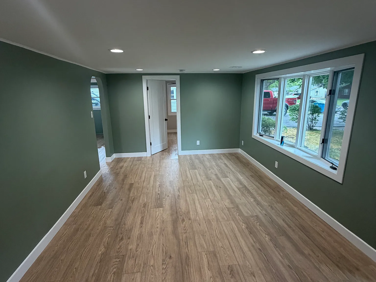 250 N Levasseur Ave — Photo 4