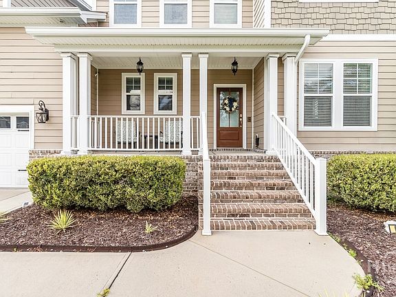 3rd image of 661 Wyndham Way