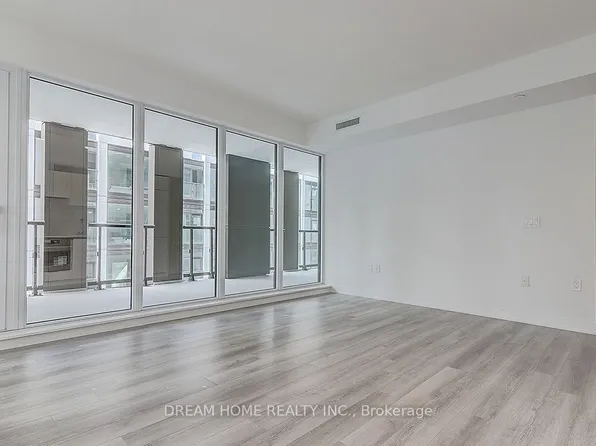 238 Simcoe St #1608, Toronto, ON M5T 0E2