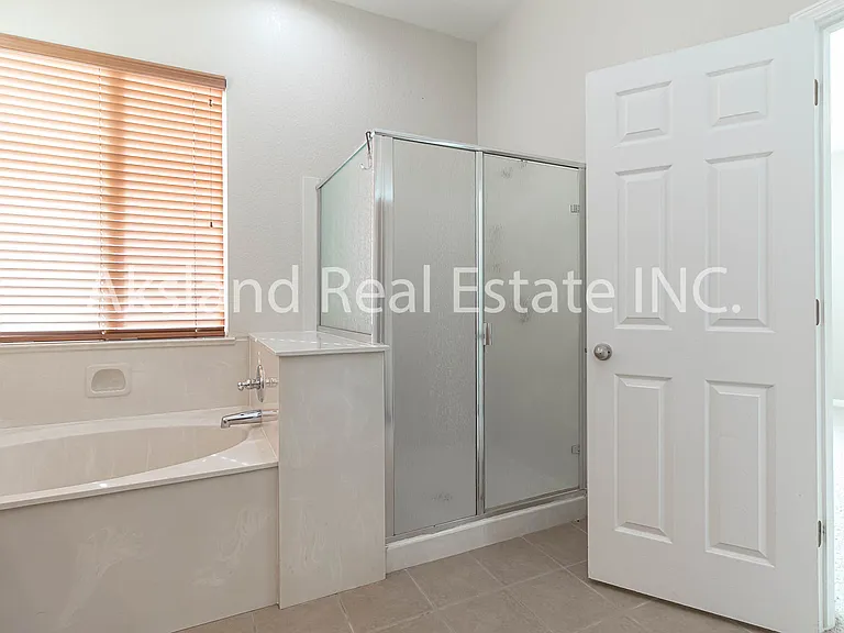936 Heartland Dr — Photo 12