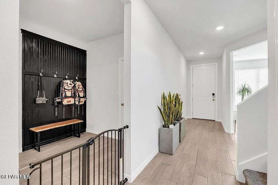 3 bed, 2.5 bath, 2658 sqft, $2,100 — Photo 4
