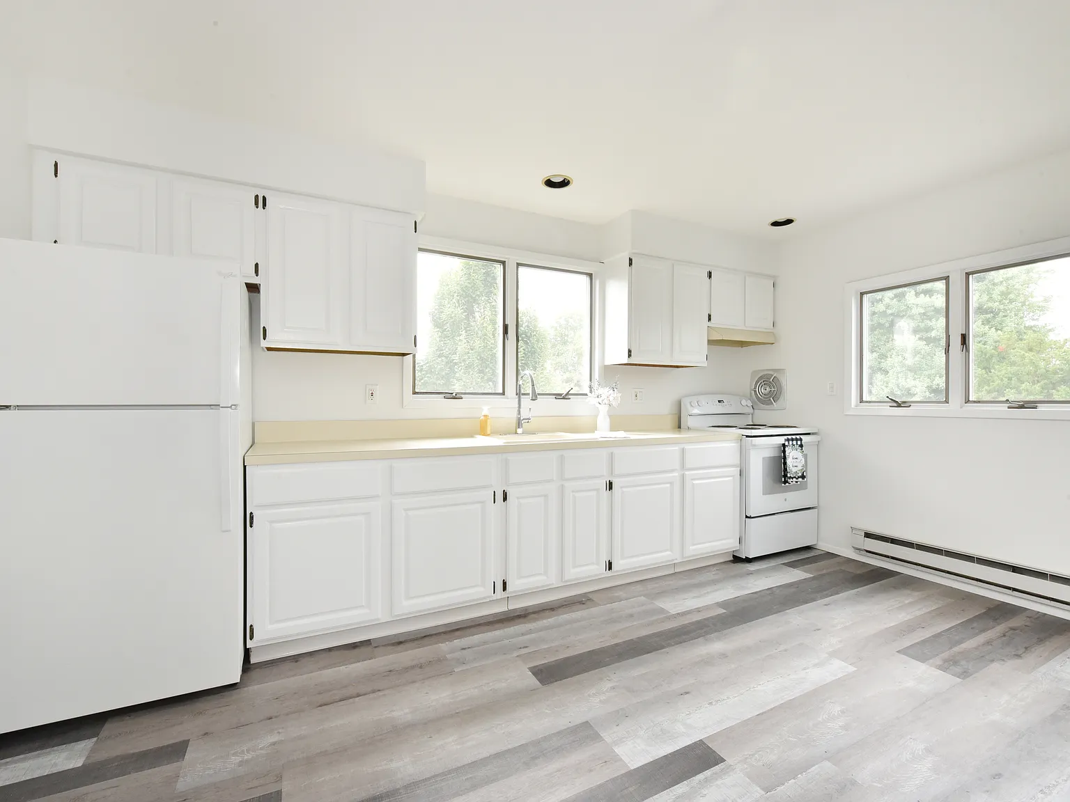 2 bed, $2,500 — Photo 4