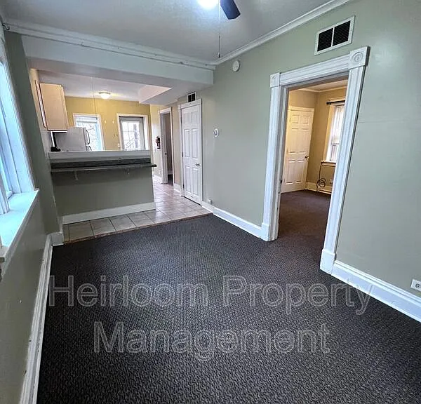 924 E 6th St #3 — Photo 6