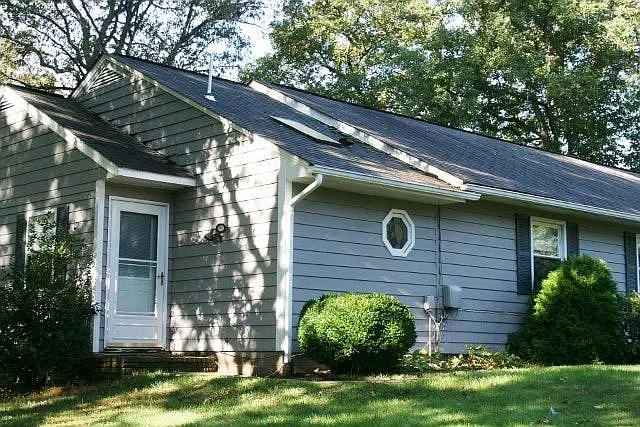 10433 Crockett Rd — Photo 2