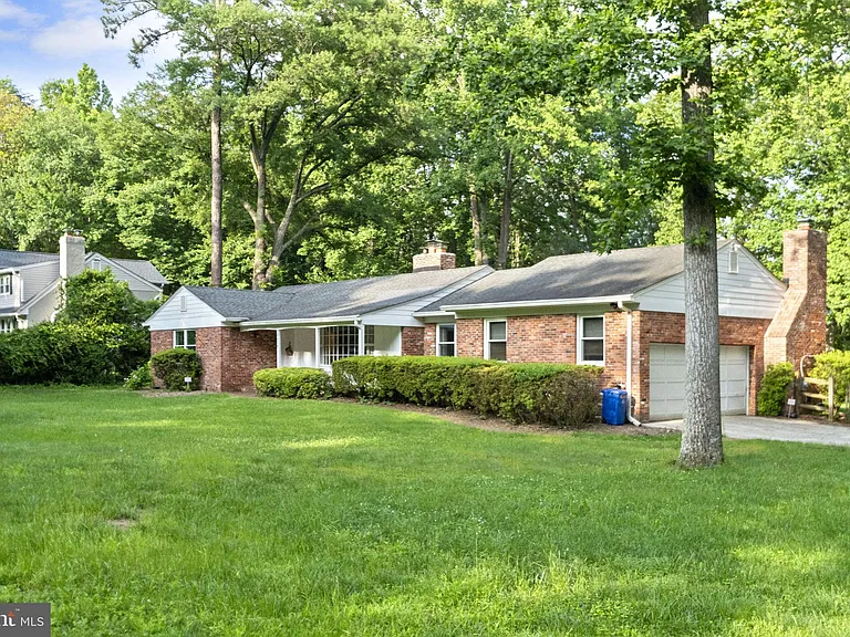 3515 Wilson St — Photo 1