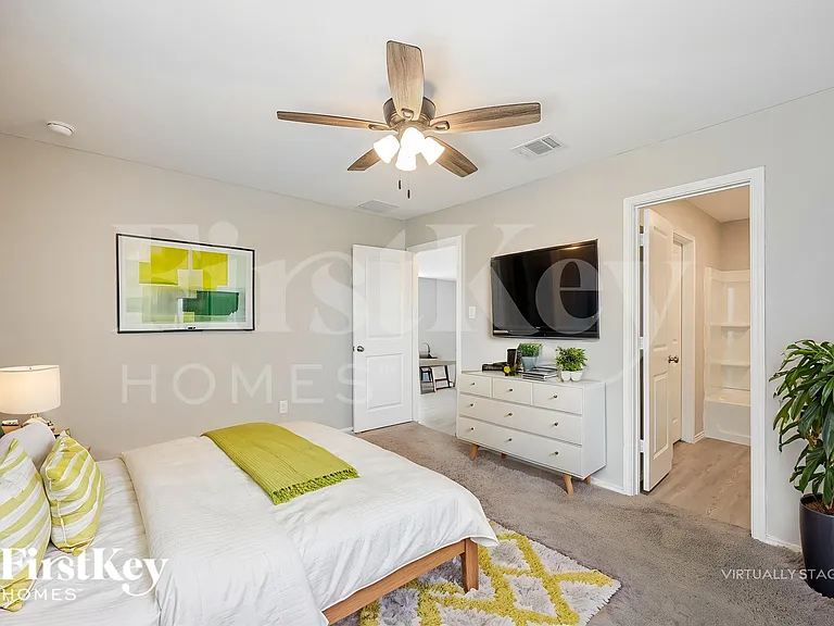 2404 Lake Hls — Photo 12