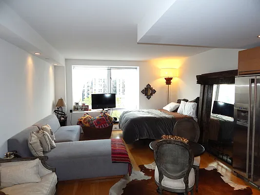 Rented by Hans Futterman, LREB | media 27