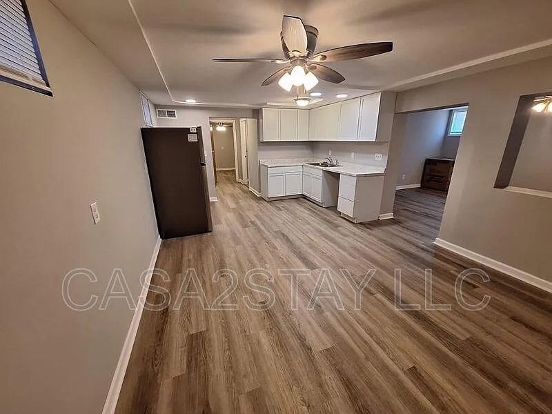 3 bed, 1.0 bath, 1200 sqft, $995 — Photo 3
