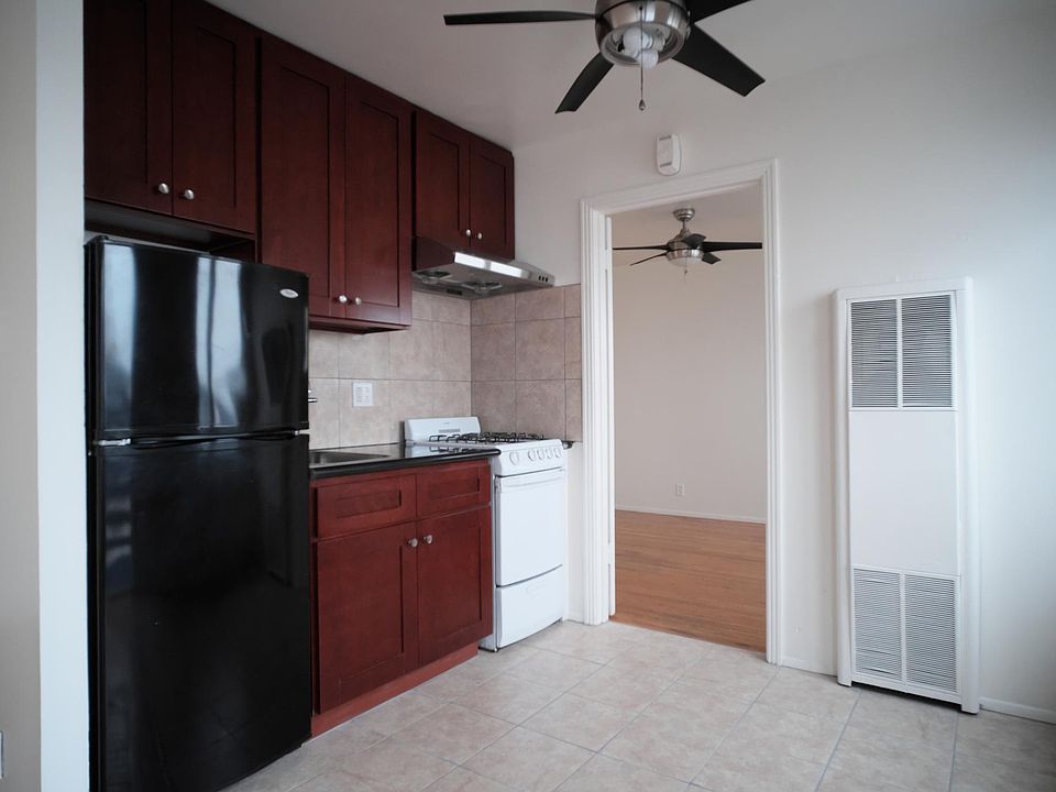 2nd image of 1475 18th Ave APT 5