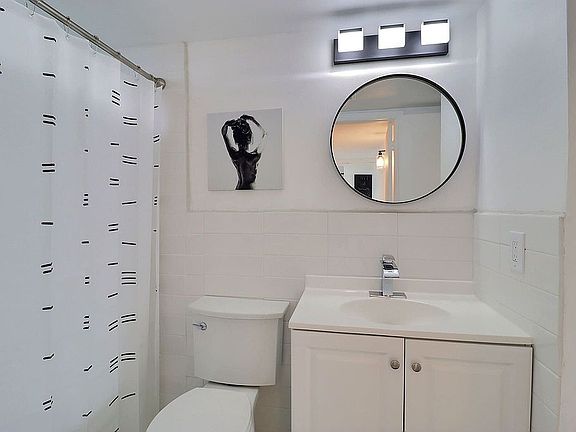 4th image of 3010 Marcos Dr APT R
