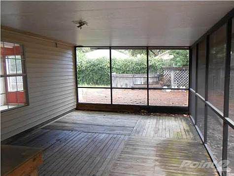 SCREENED PORCH