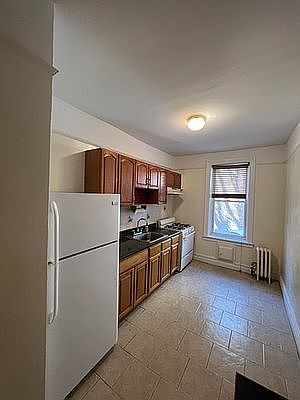 4th image of 25-12 41st St #1B