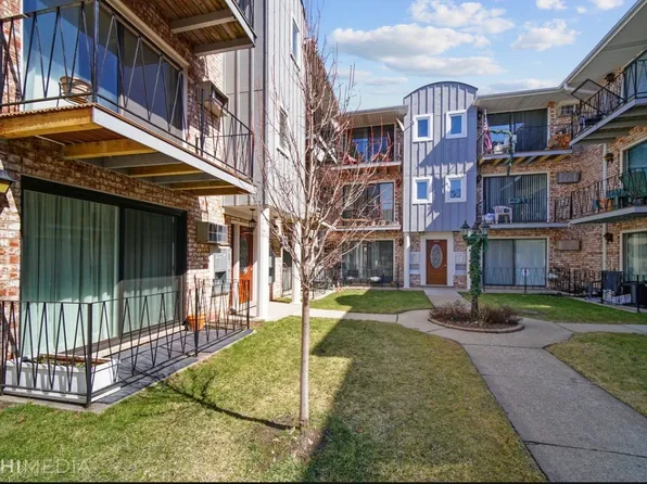 5365 N Delphia Ave APT 166, Chicago, IL 60656