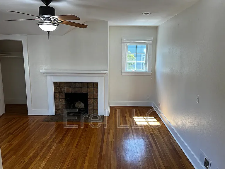 2521 Ashby Ave — Photo 4