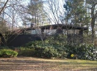 45 Peacock Farm Rd, Lexington, MA 02421