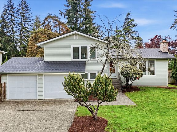 3rd image of 2208 Vashon Ave NE