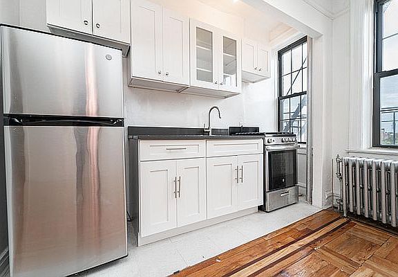 2nd image of 2680 30th St APT 4m